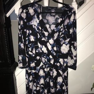 Vera Wang b-neck dress